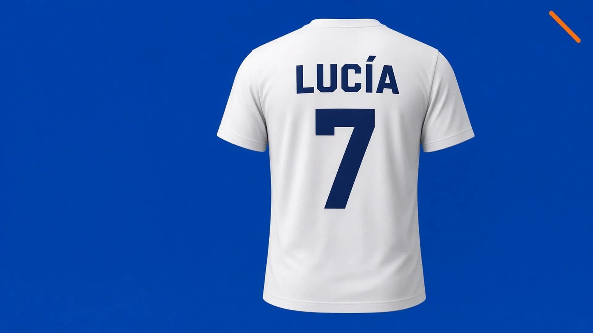 Espalda de una camiseta de fútbol personalizada con nombre y dorsal sobre fondo azul