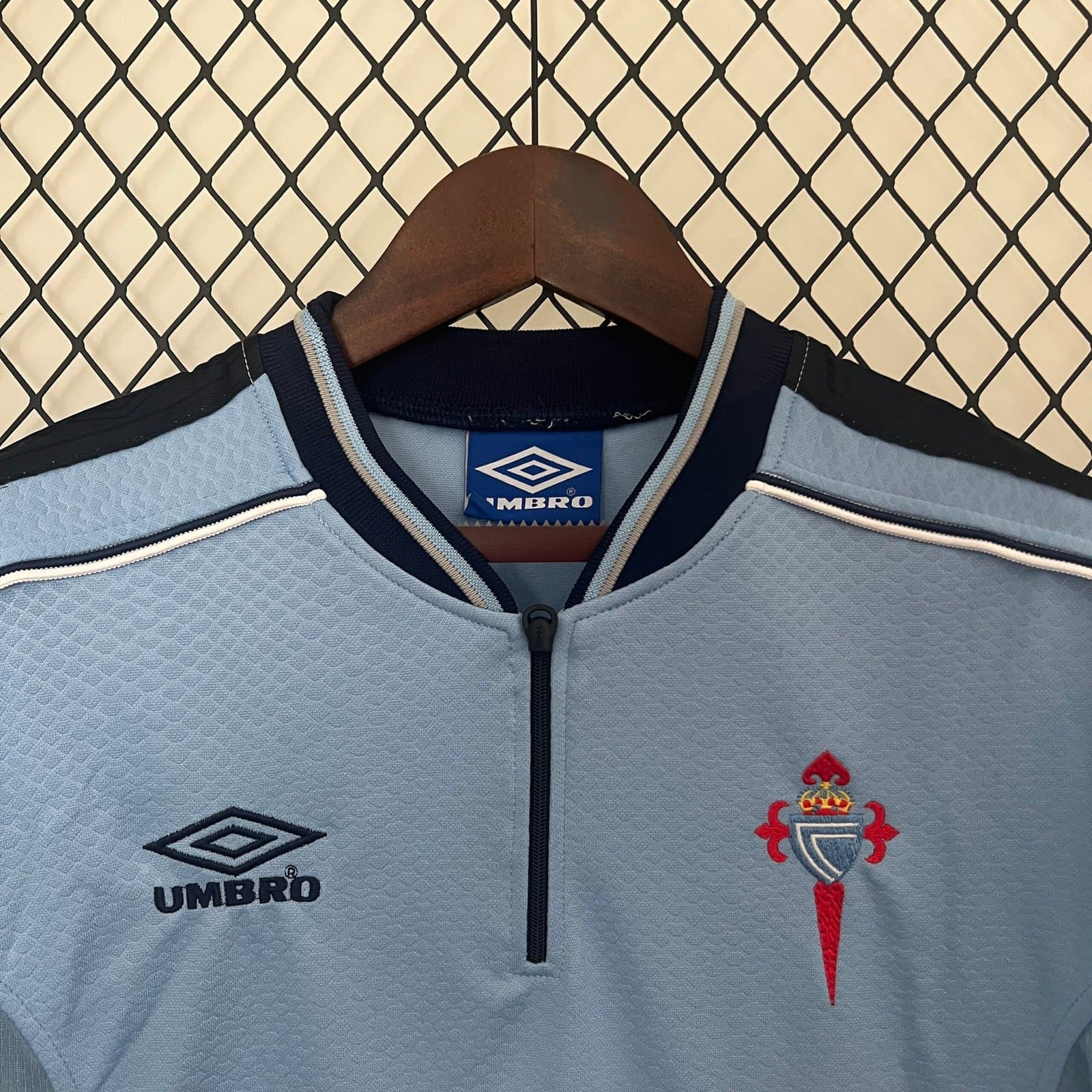 Celta de Vigo 1999/00 1a Eq. — vista trasera