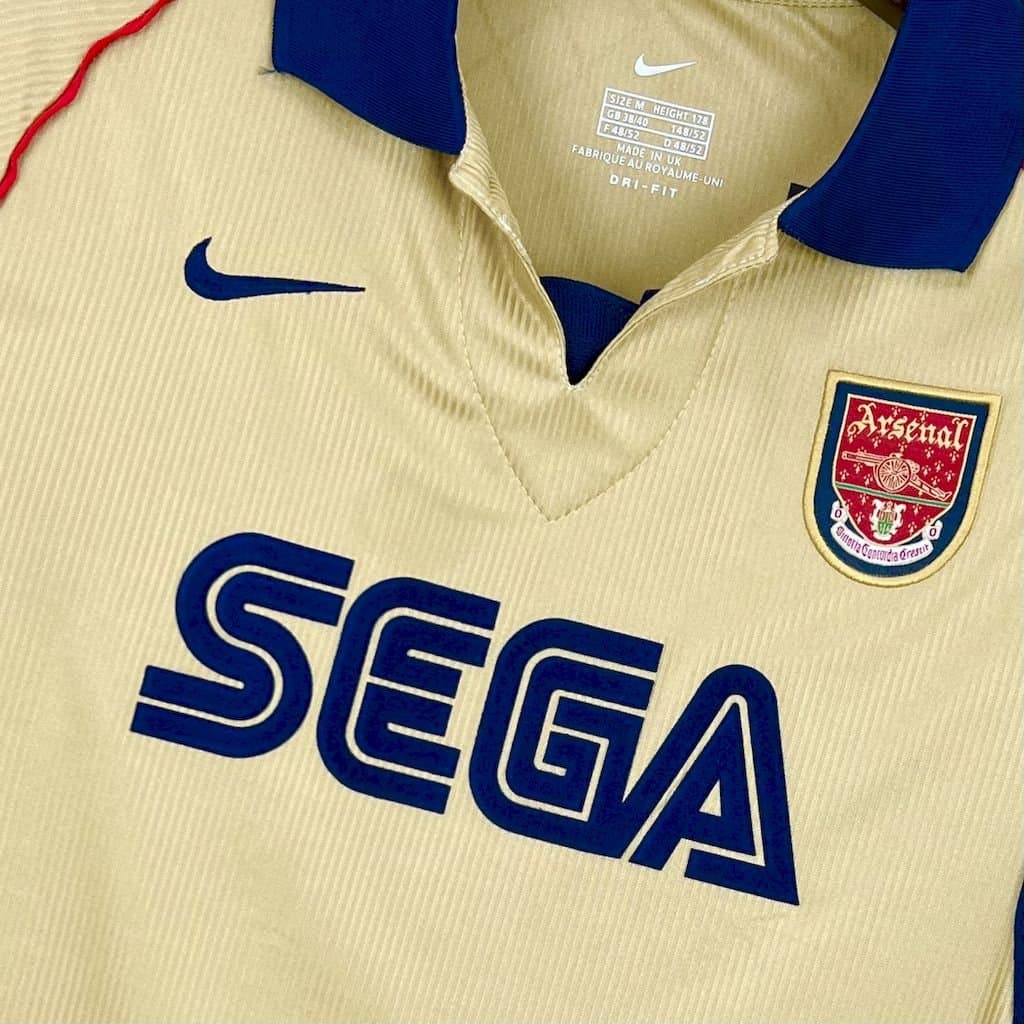 Arsenal 2001/02 2a Eq. — vista trasera