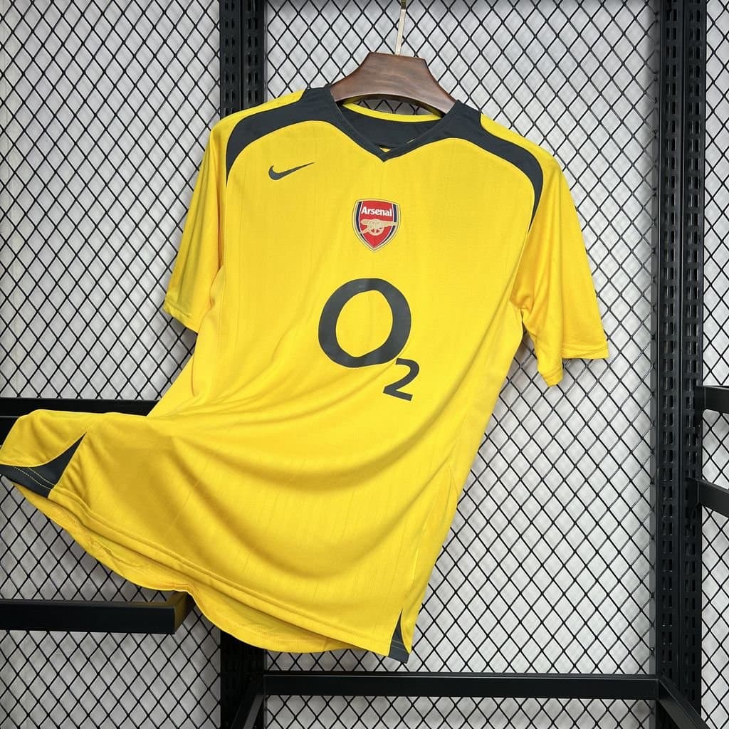 Arsenal 2005/06 2a Eq. — vista frontal