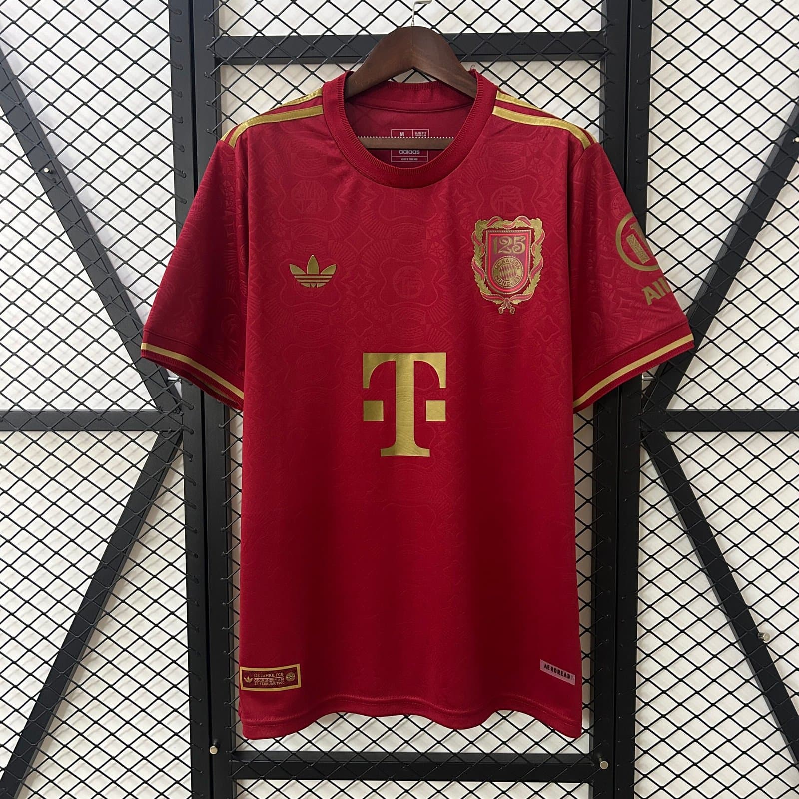 Bayern Múnich Ed. 125 Aniversario 1a Eq. — vista frontal