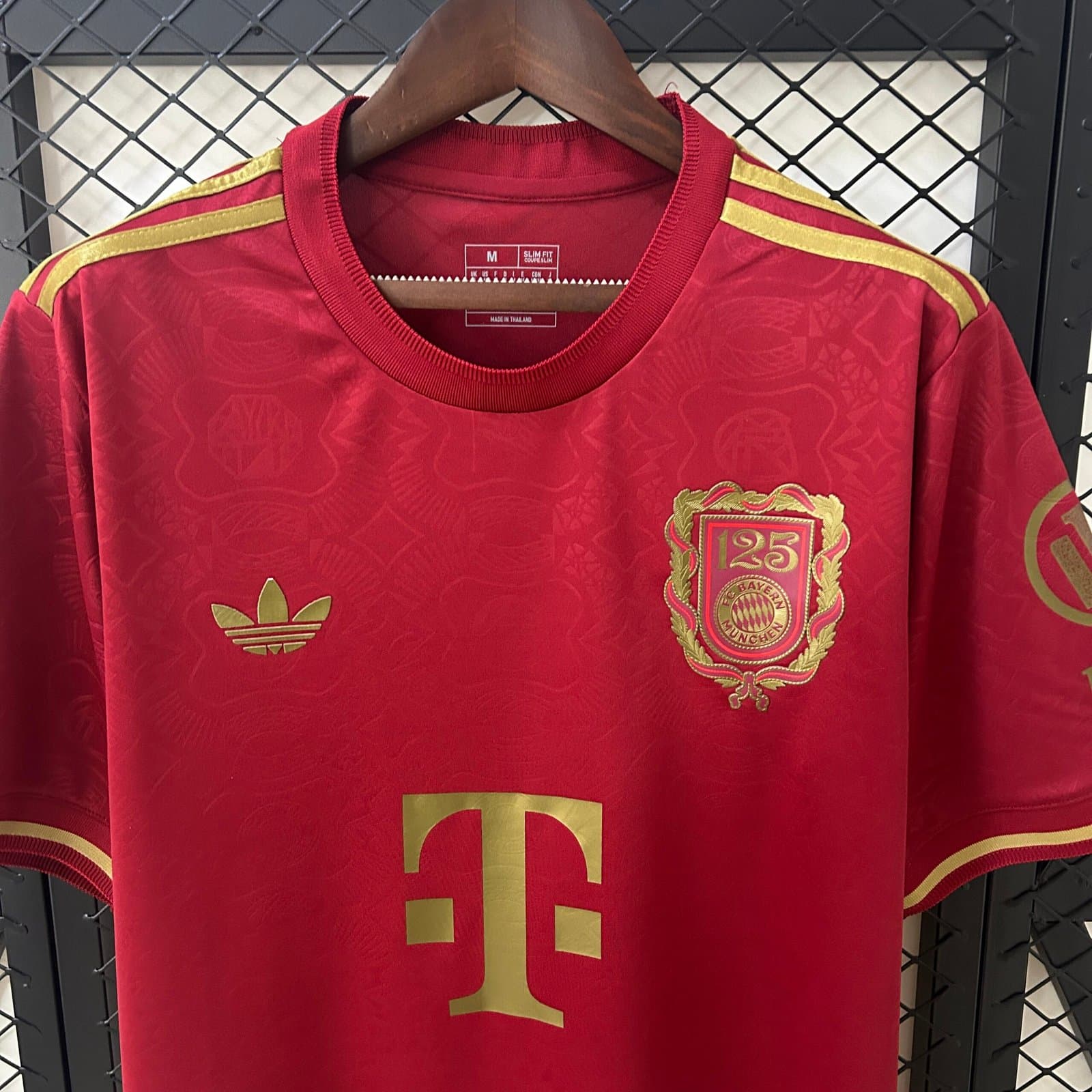 Bayern Múnich Ed. 125 Aniversario 1a Eq. — vista trasera
