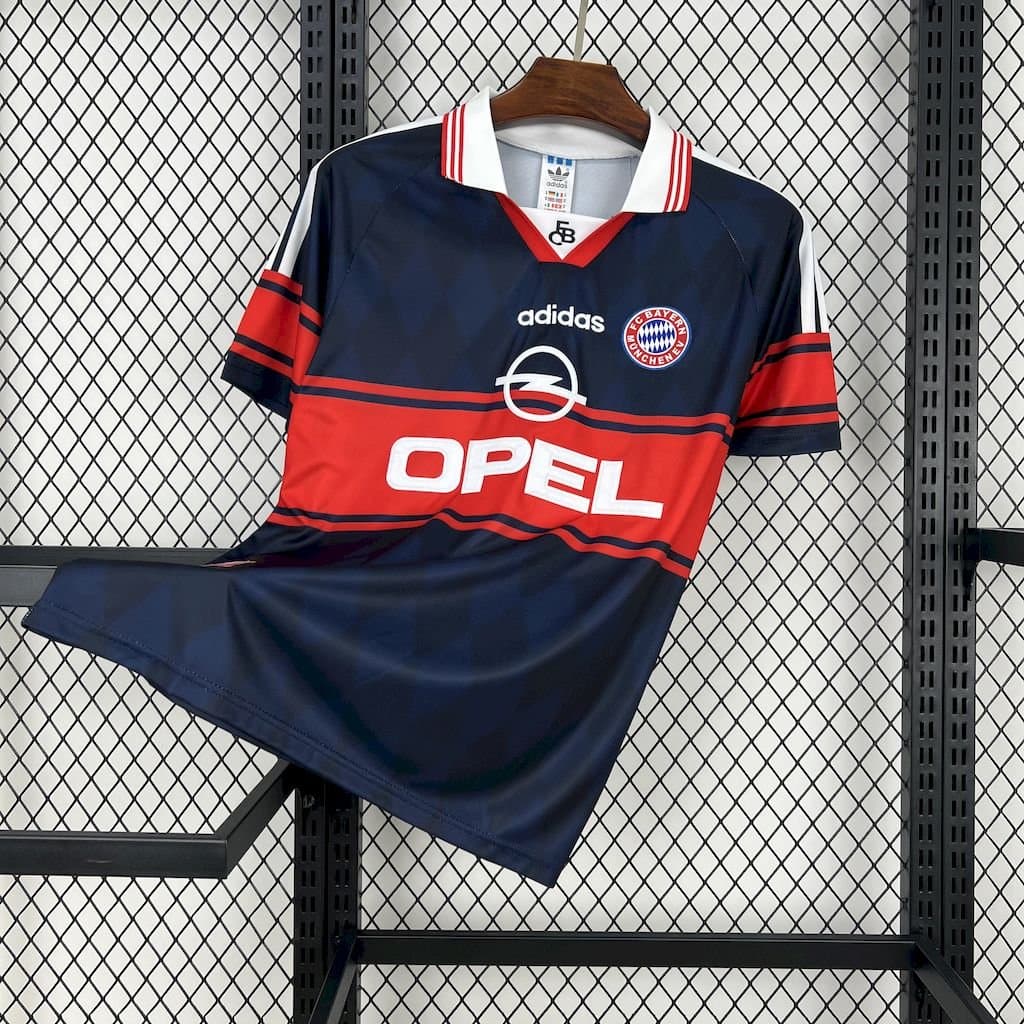 Bayern Múnich 1997/99 1a Eq. — vista frontal