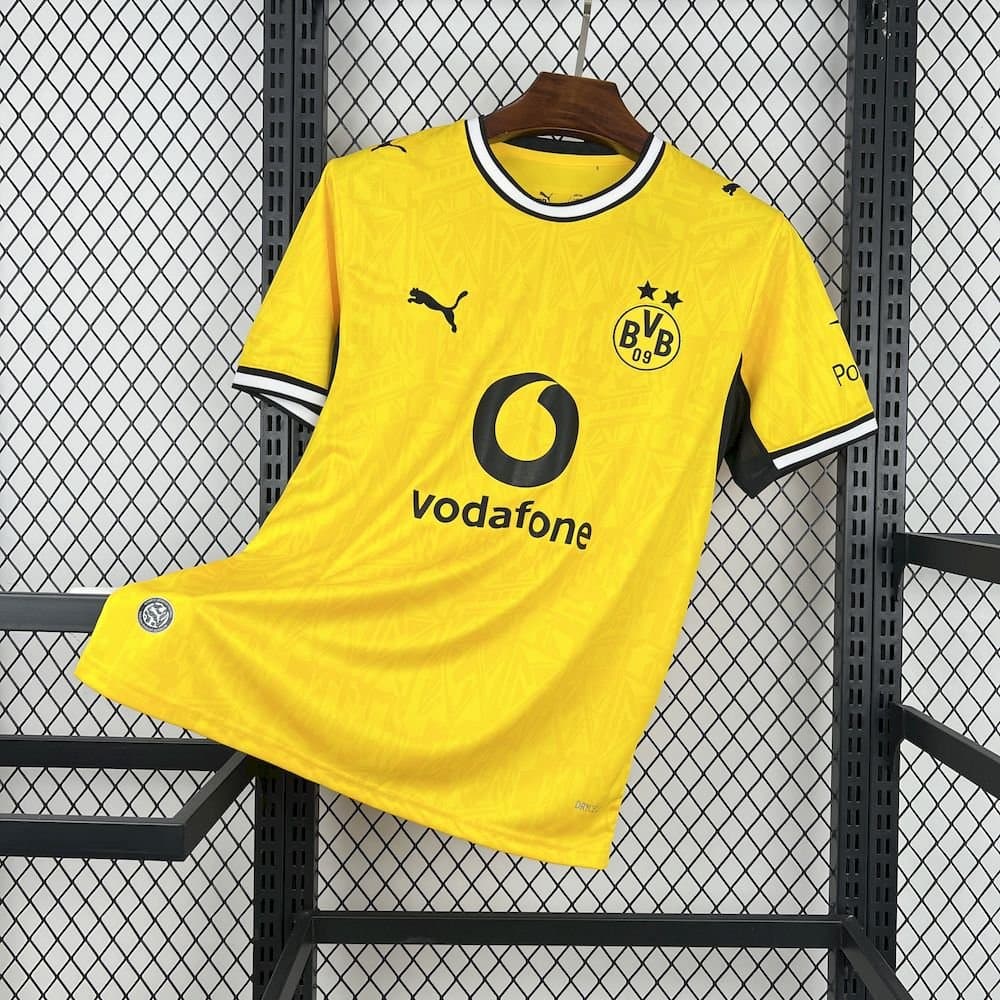 Borussia Dortmund 2026/27 1a Eq. — vista frontal