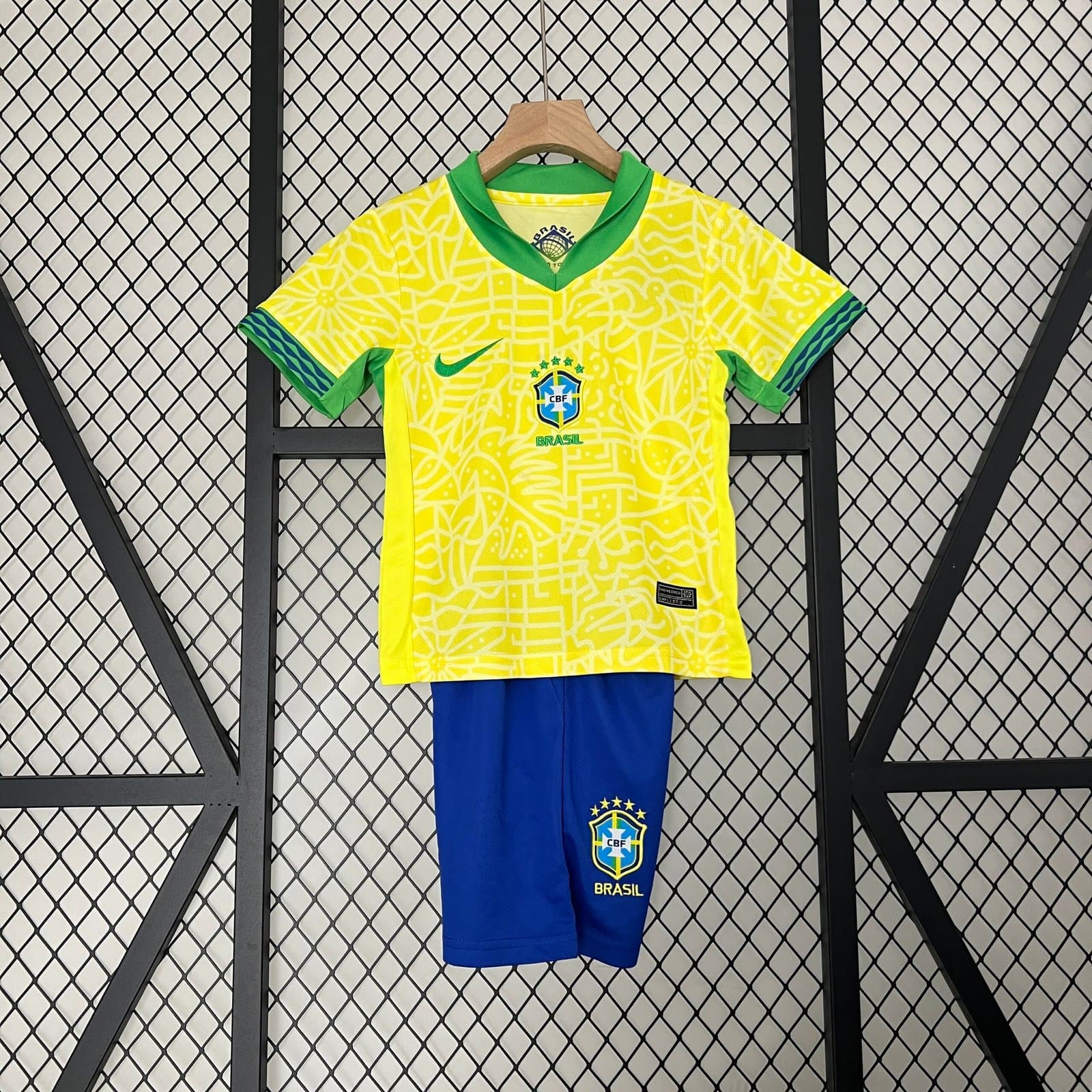 Brasil 2024 Niño 1ª Eq. — vista frontal