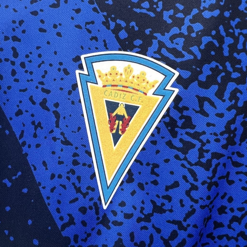 Cádiz 2025/26 Retro — vista trasera