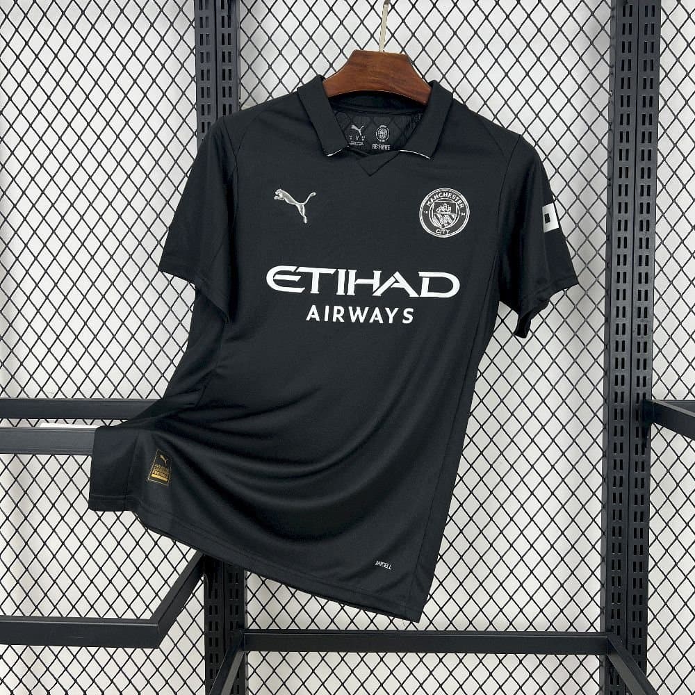 Man. City 2025/26 2a Eq. — vista frontal