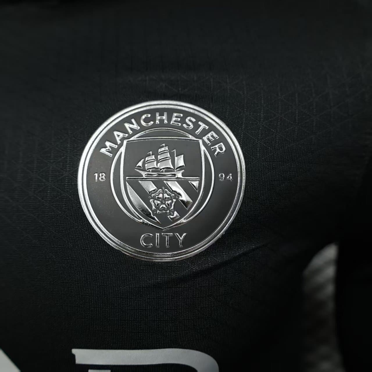 Man. City 2025/26 2a Eq. (Ed. Jugador) — vista trasera