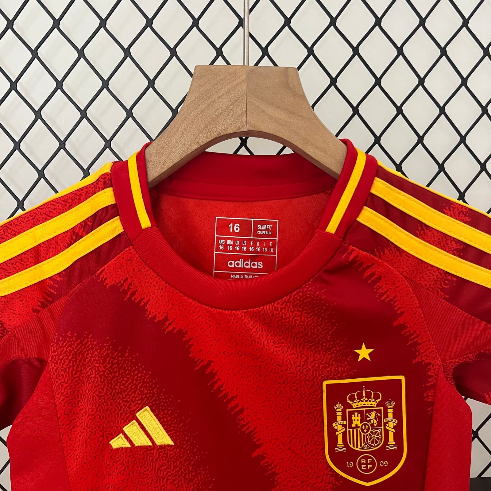 España 2024 Niño 1ª Eq. — vista trasera