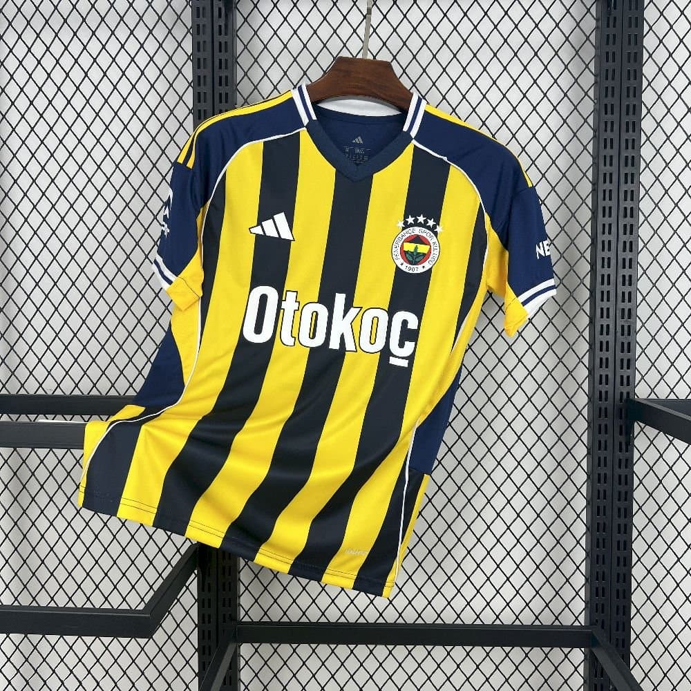 Fenerbahce 2025/26 1ª Eq. — vista frontal