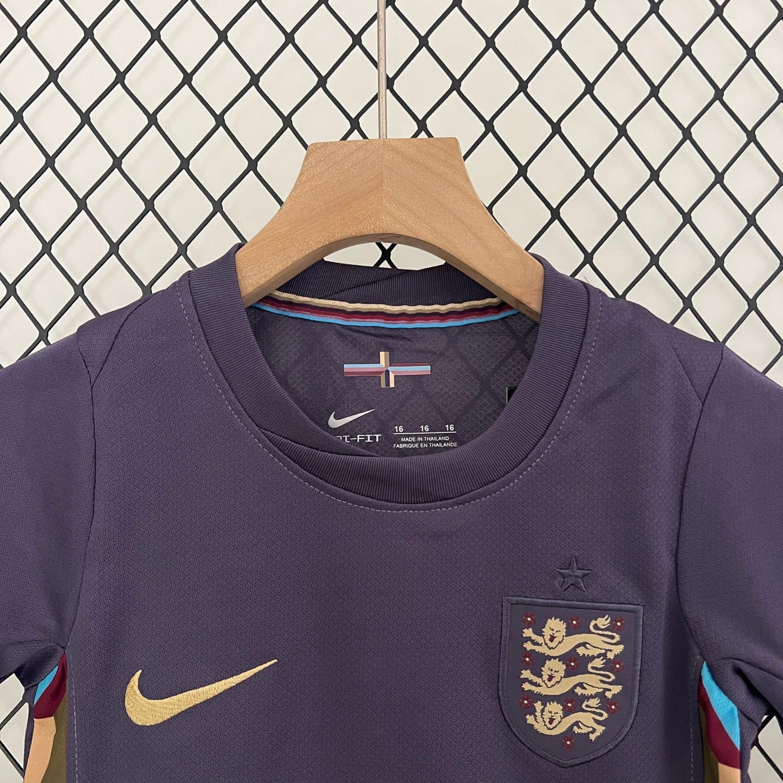 Inglaterra 2024 Niño 2ª Eq. — vista trasera