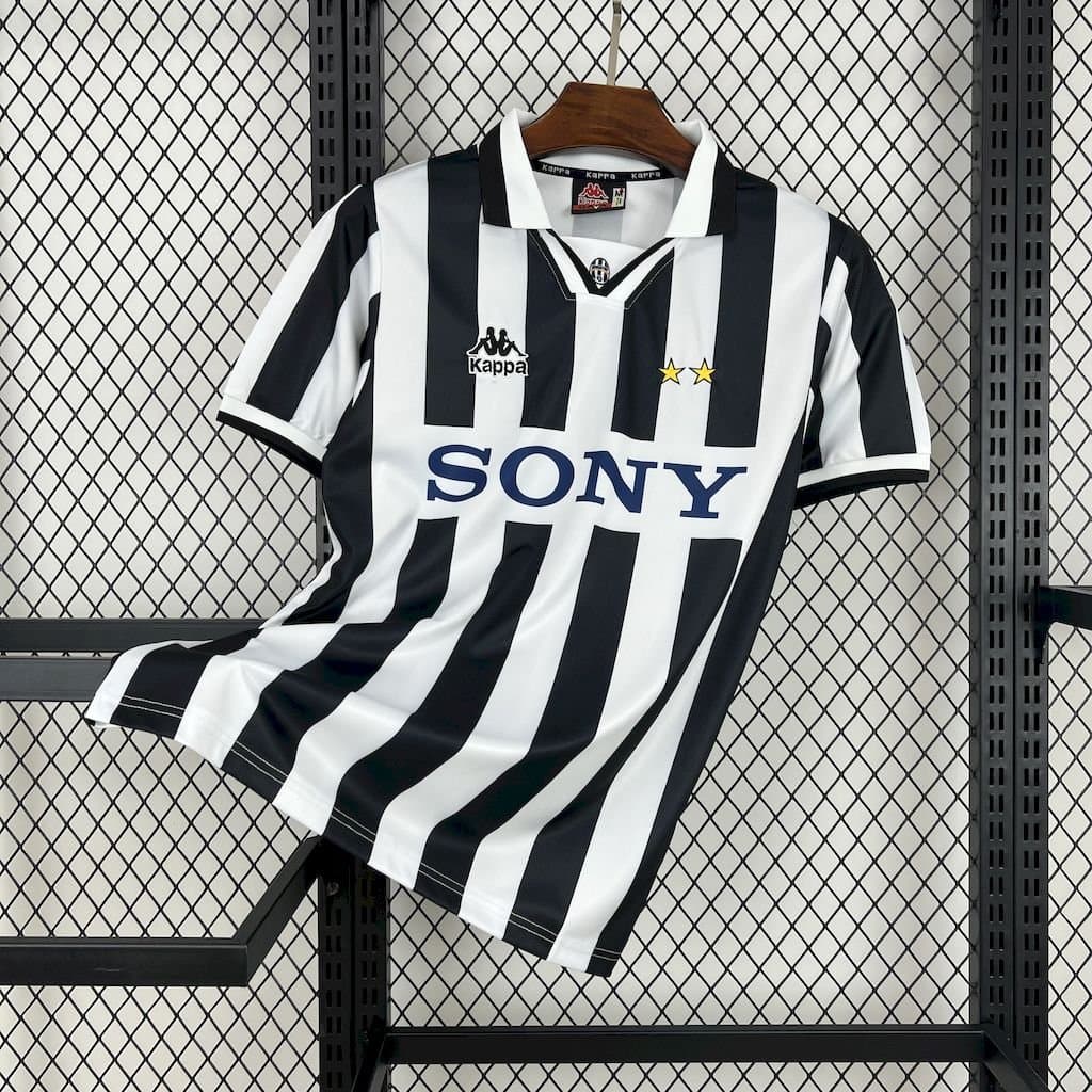 Juventus 1996/97 1a Eq. — vista frontal