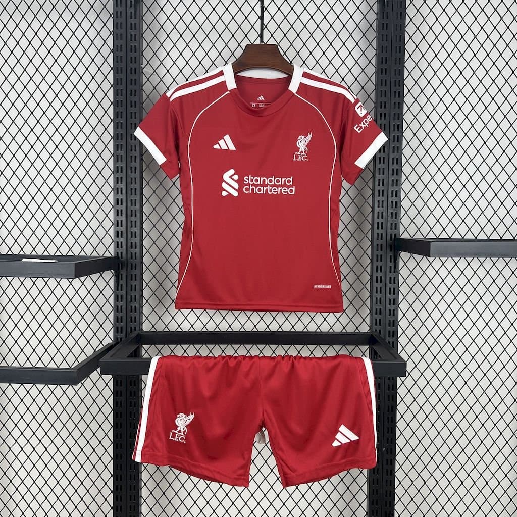 Liverpool 2025/26 1a Eq. Niño — vista frontal