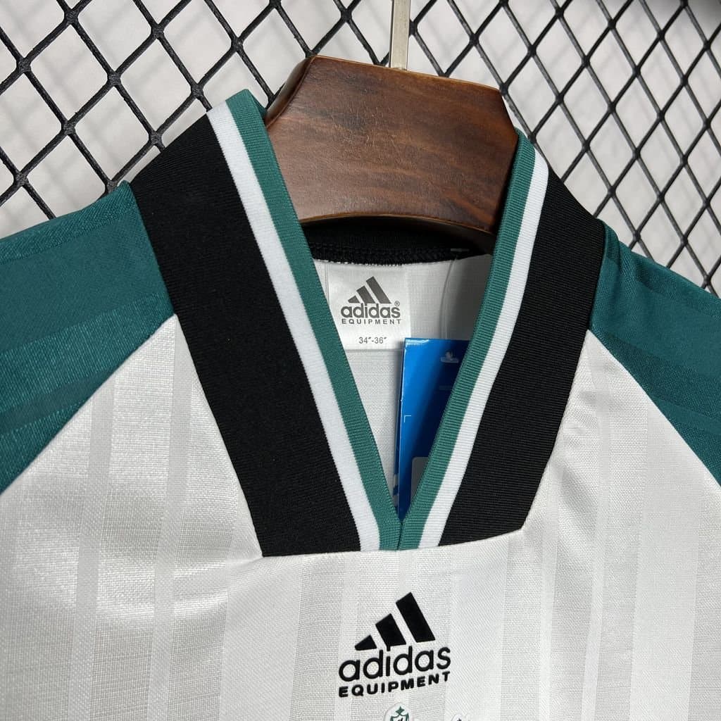Liverpool 1993/95 2a Eq. — detalle