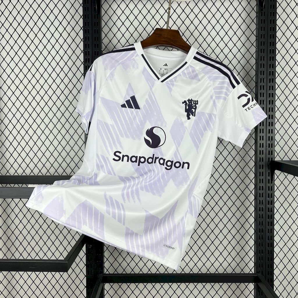 Man. United 2025/26 2a Eq. — vista frontal