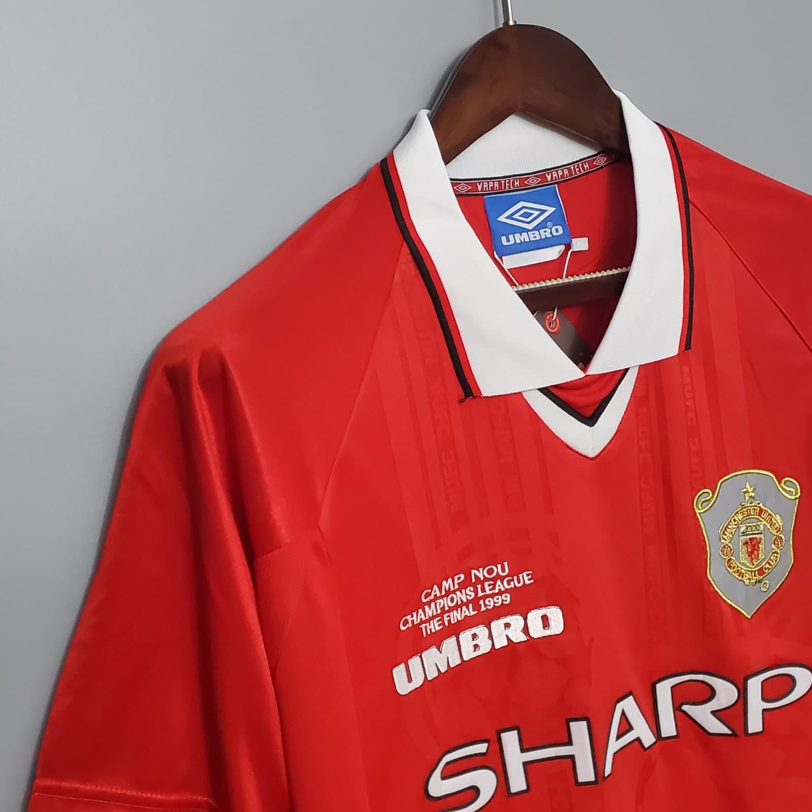 Man. United 1998/99 1a Eq. — vista trasera