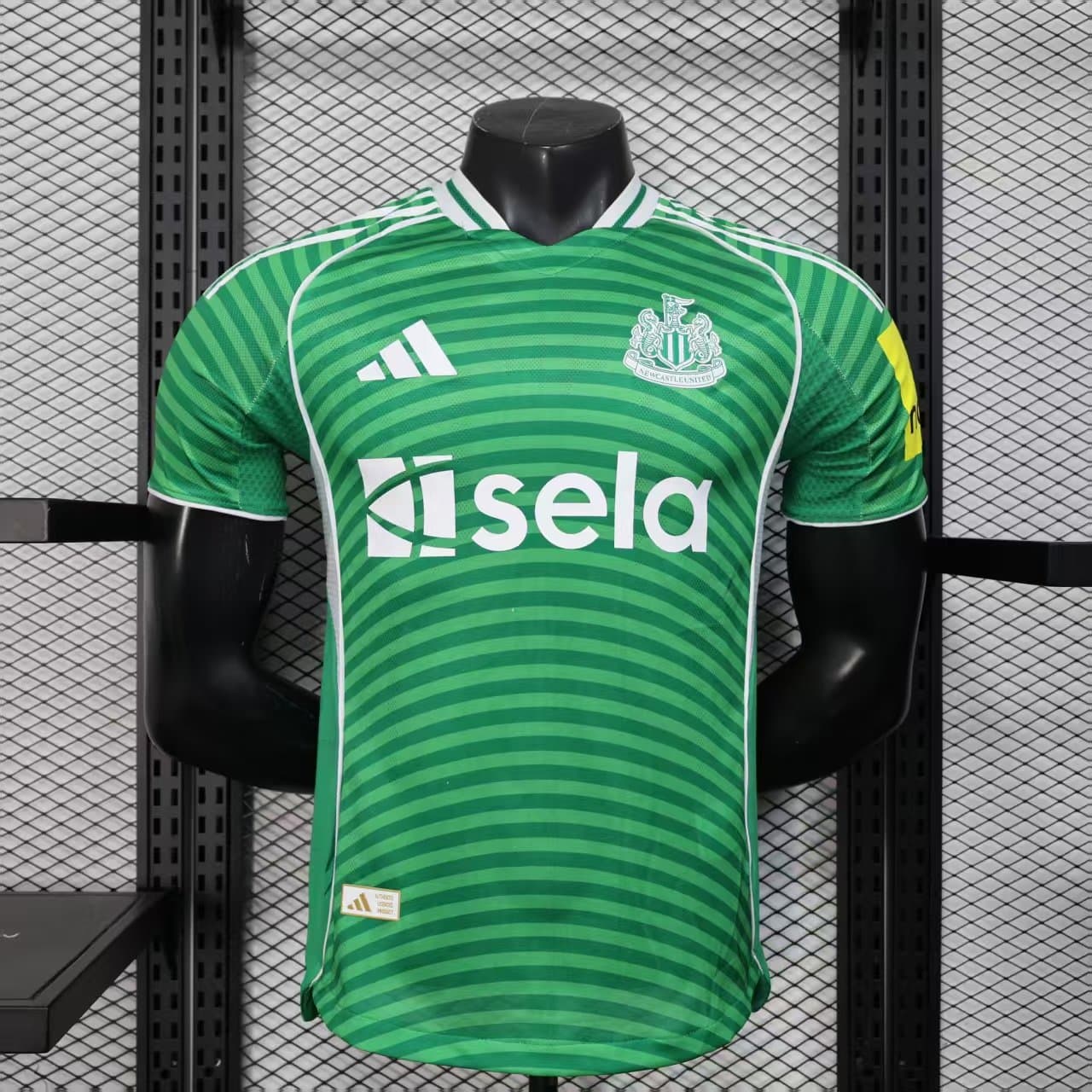 Newcastle 2025/26 2a Eq. (Ed. Jugador) — vista frontal
