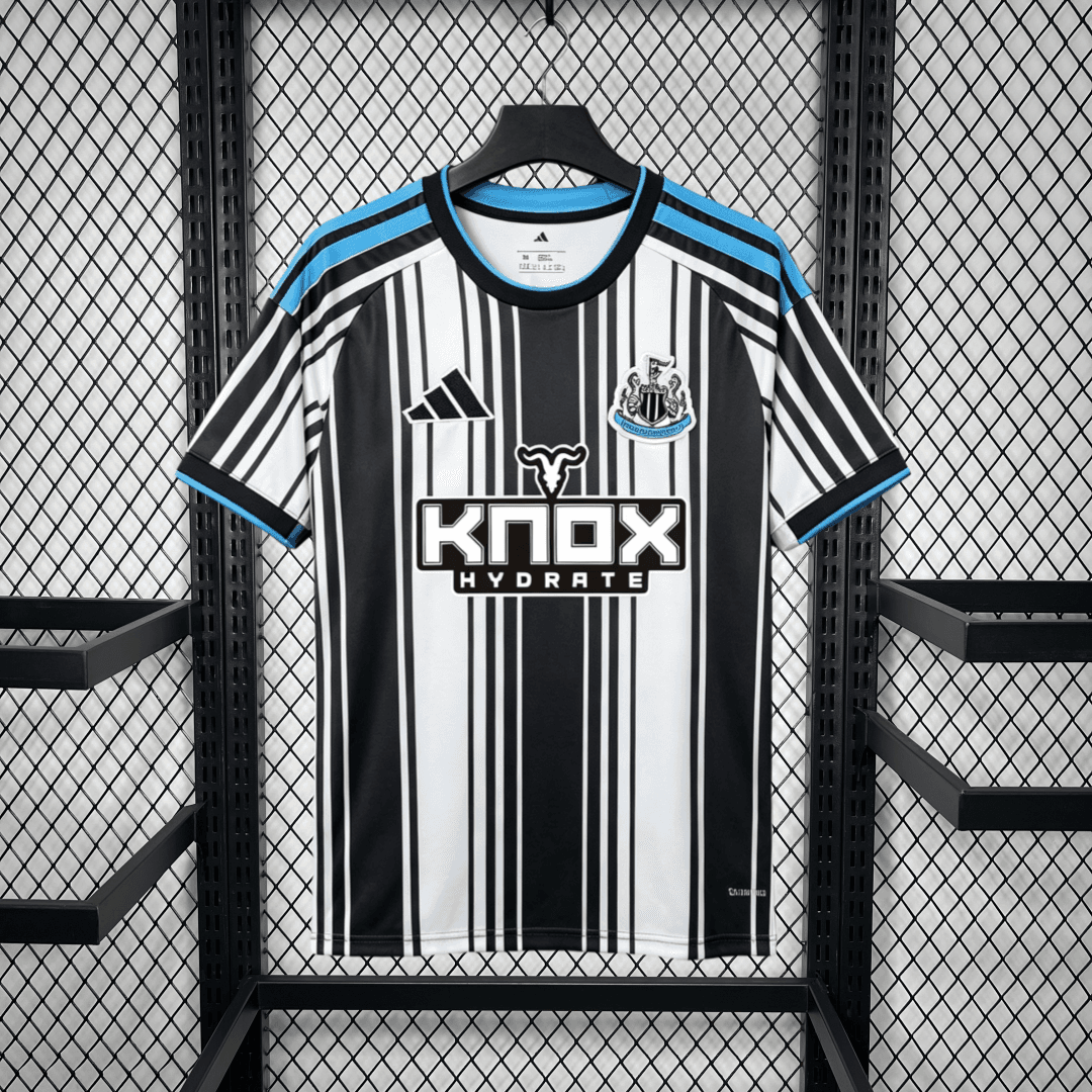Newcastle 2026/27 1a Eq. — vista frontal