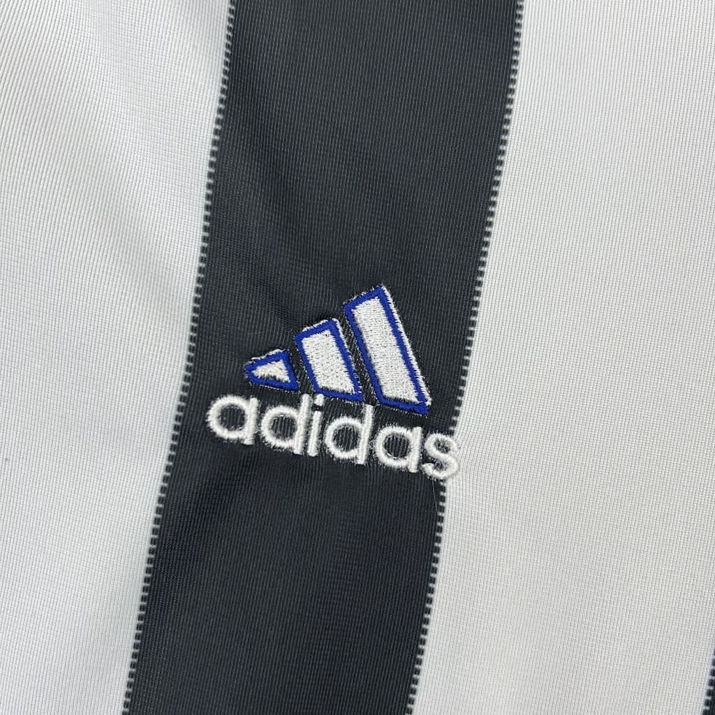 Newcastle 1999/00 1a Eq. — detalle