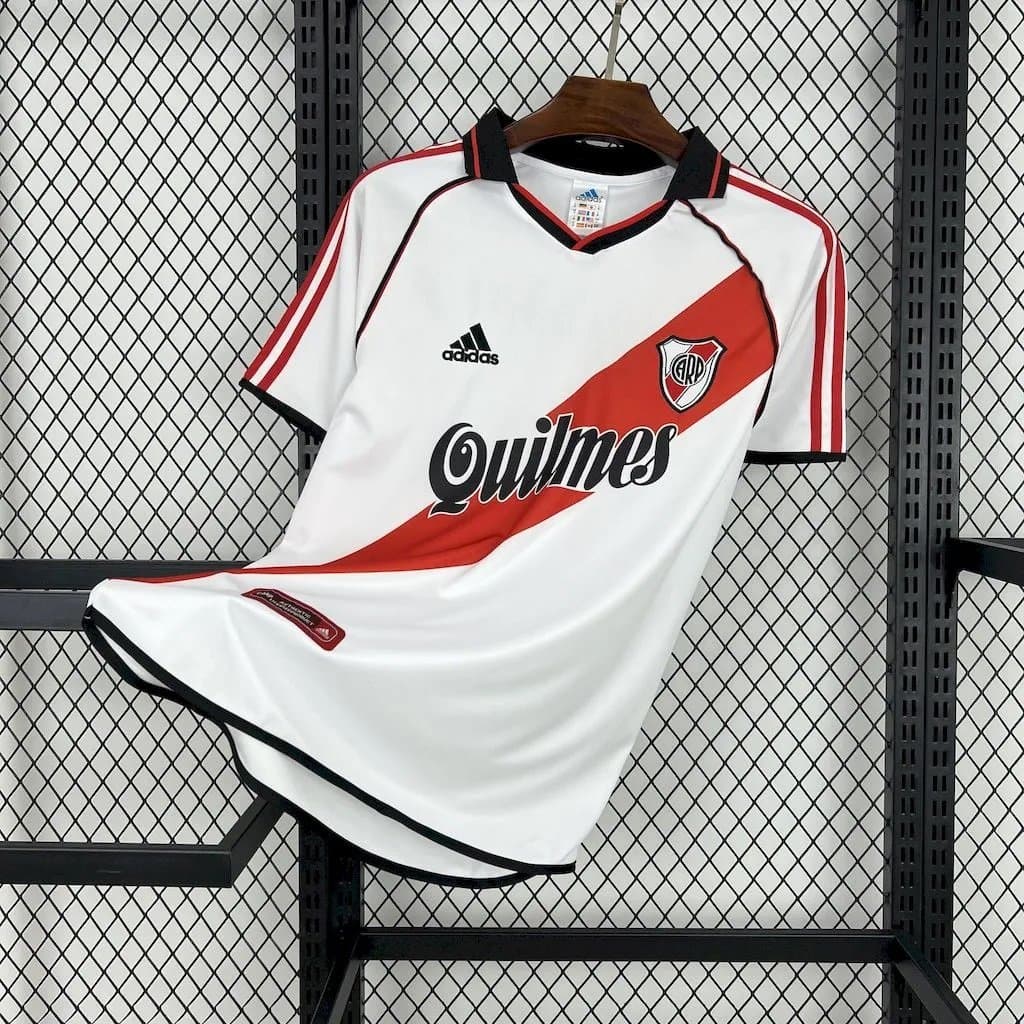 River Plate 2000/01 1a Eq. — vista frontal
