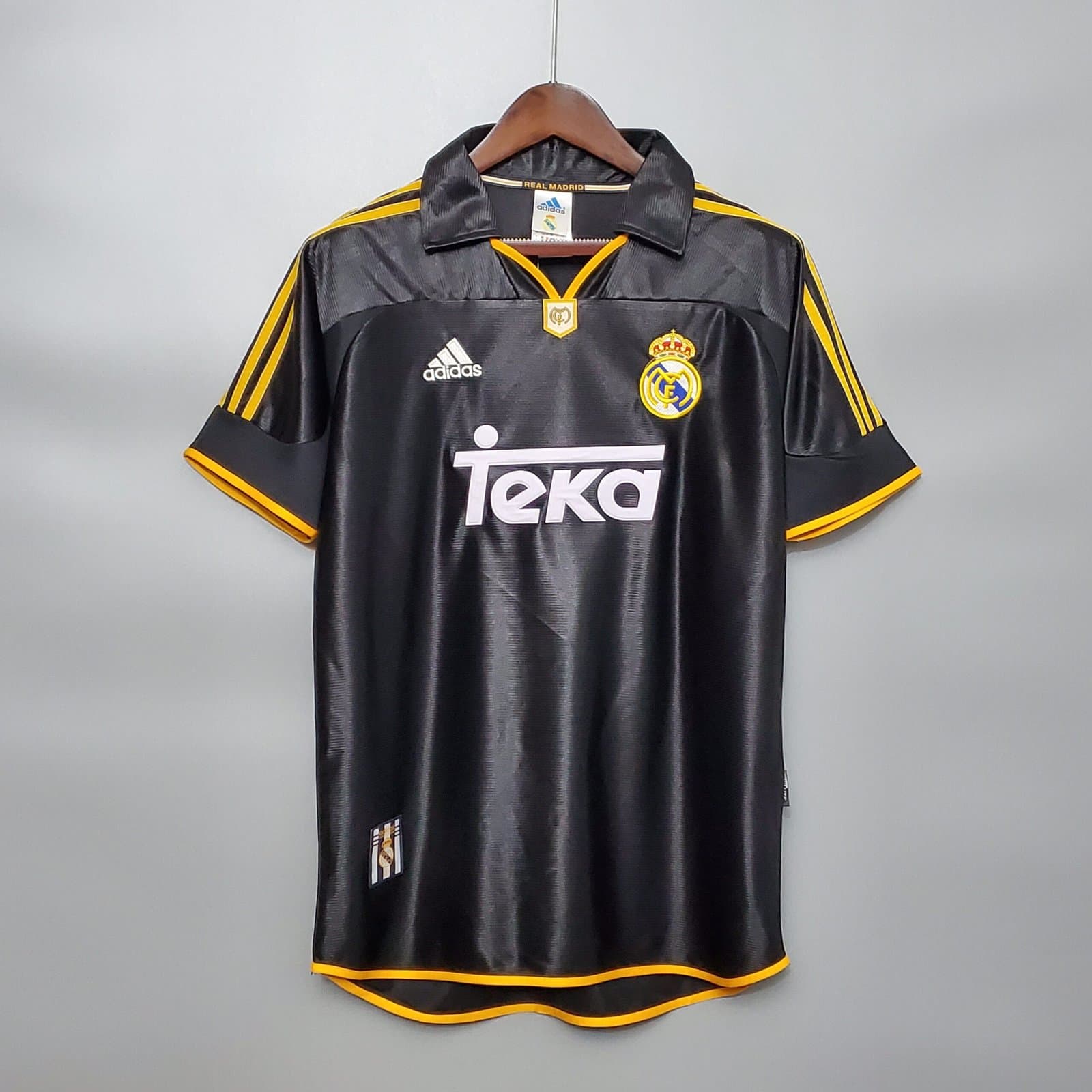 Real Madrid 1999/00 2a Eq. — vista frontal