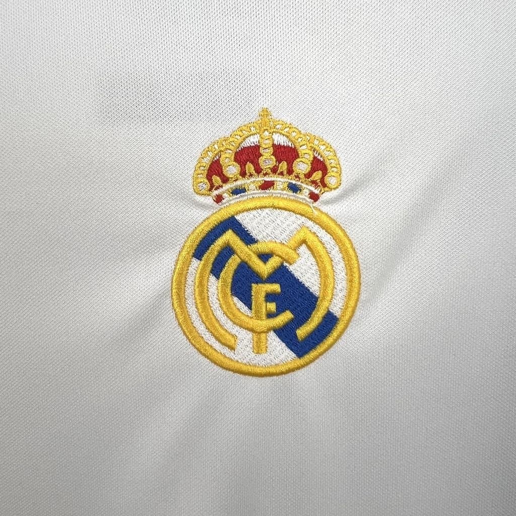 Real Madrid 2000/01 1a Eq. — vista trasera