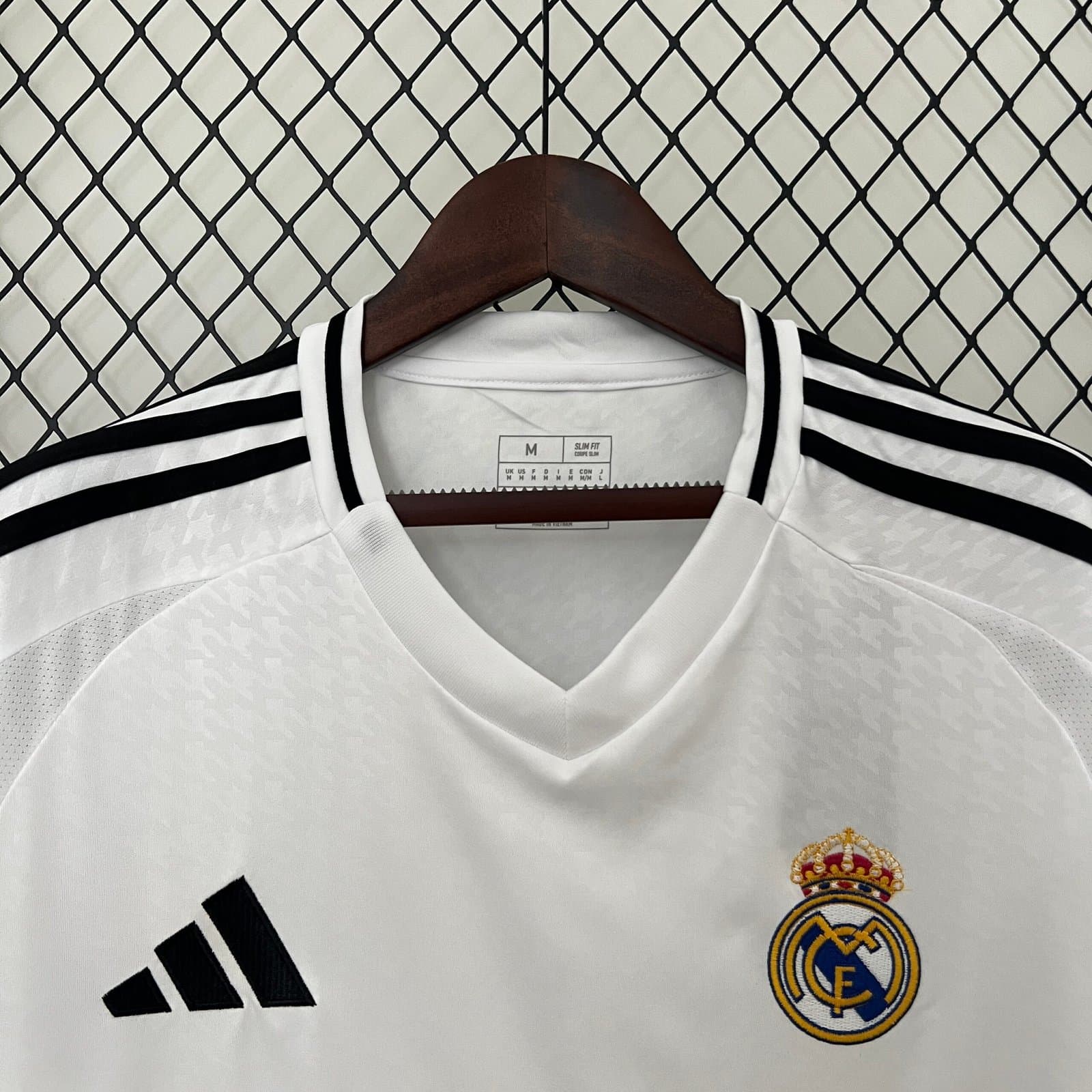Real Madrid 2024/25 1a Eq. — vista trasera