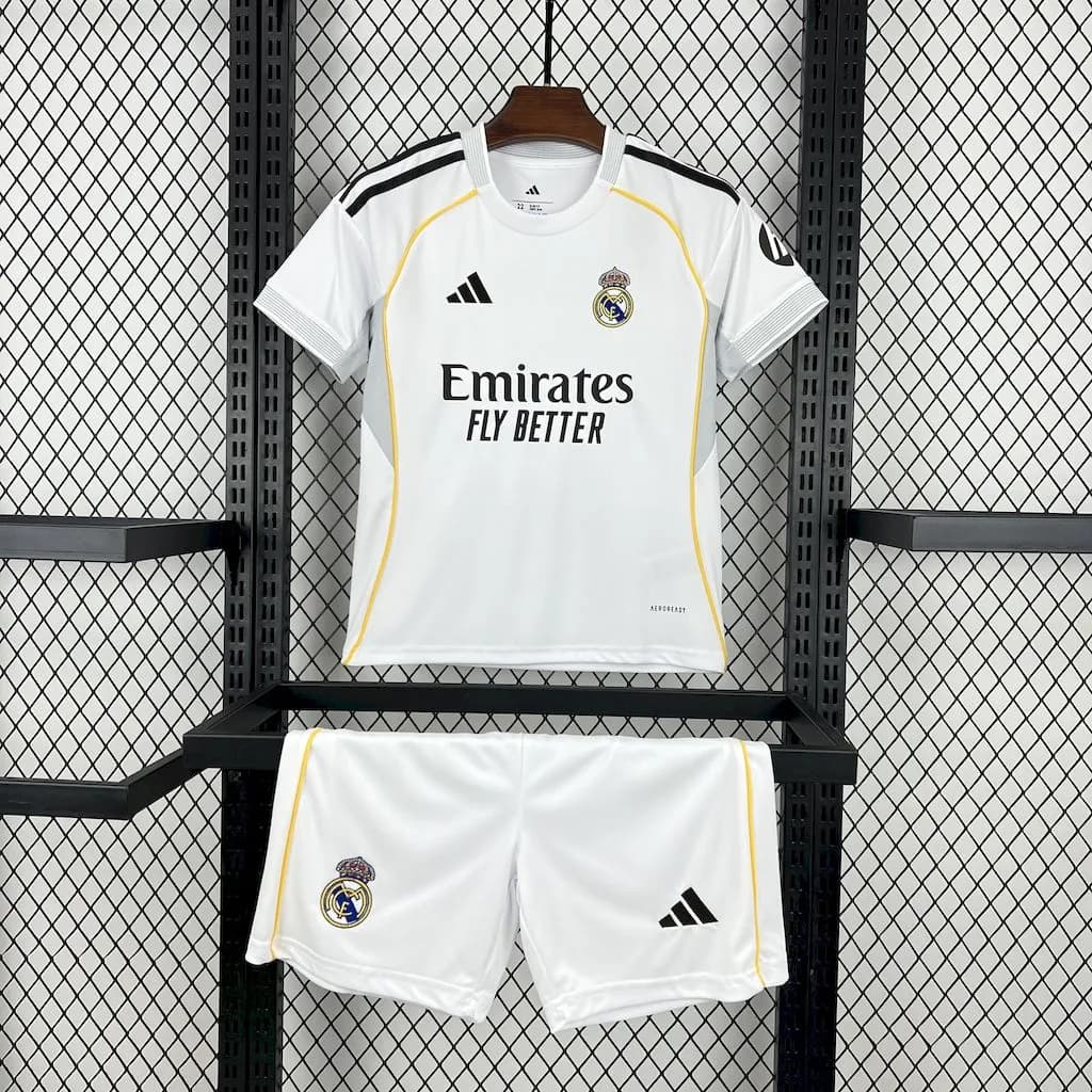 Real Madrid 2025/26 1a Eq. Niño — vista frontal