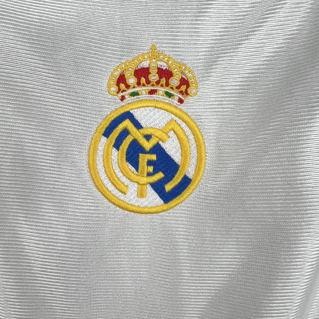 Real Madrid 1999/00 1a Eq. — vista trasera