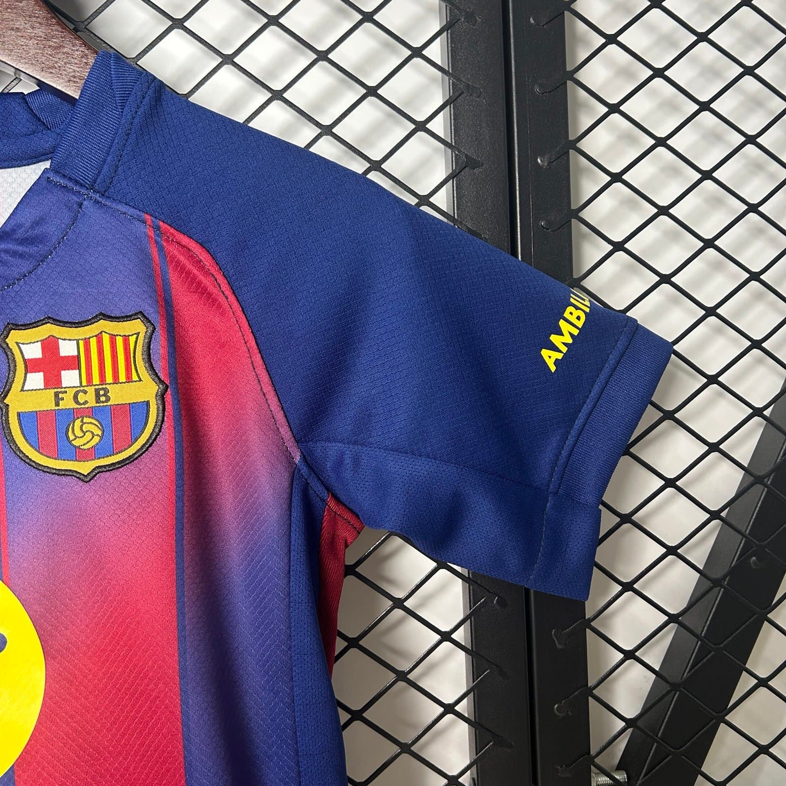 FC Barcelona 2025/26 1a Eq. Niño — vista trasera