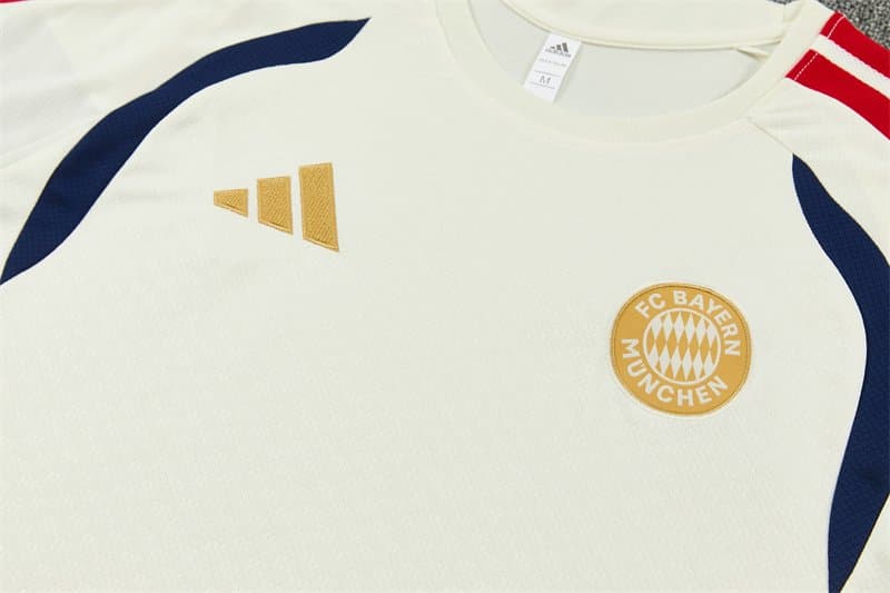 Bayern de Múnich 2026/27 Kit Entrenamiento Niño — vista trasera