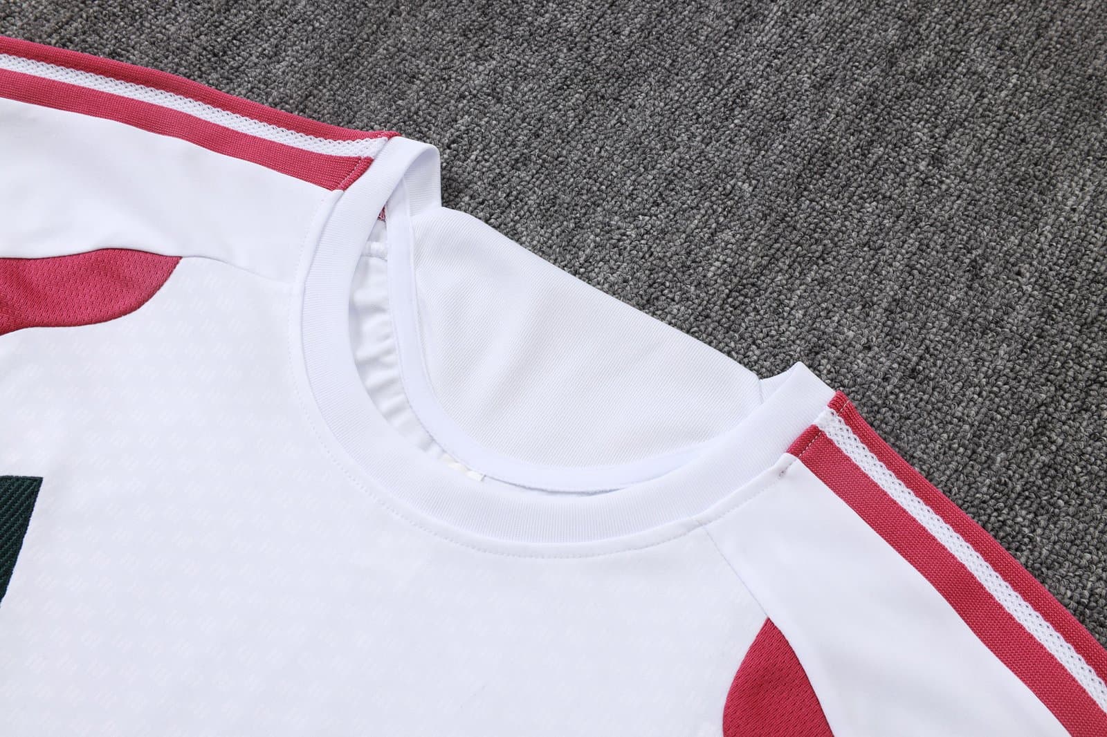 Real Madrid 2026/27 Kit Entrenamiento Niño 2 — vista trasera
