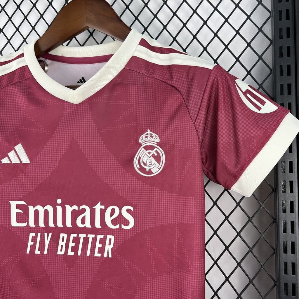 Real Madrid 2026/27 3a Eq. Niño — vista trasera