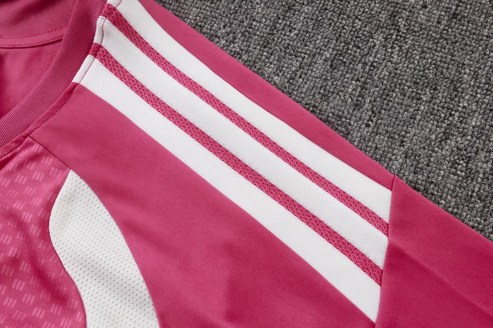 Real Madrid 2026/27 Kit Entrenamiento Niño — detalle