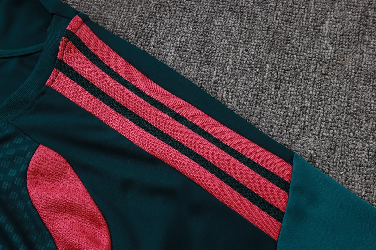 Real Madrid 2026/27 Kit Entrenamiento Niño 3 — detalle
