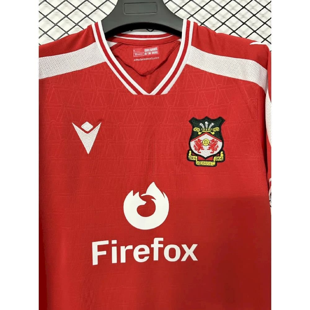 Wrexham 2026/27 1a Eq. — vista trasera