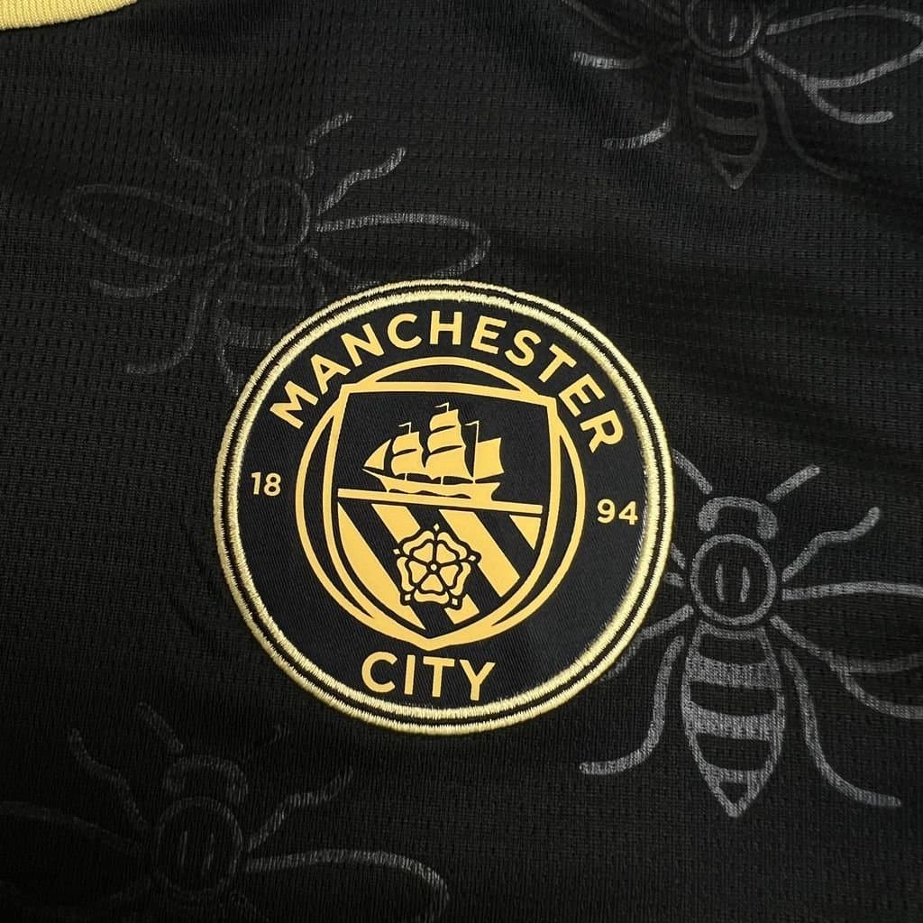 Man. City 2026/27 2a Eq. — vista trasera