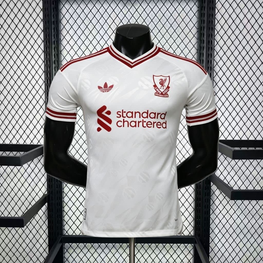 Liverpool 2026/27 2a Eq. (Ed. Jugador) — vista frontal